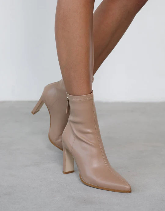 Janelle Boot