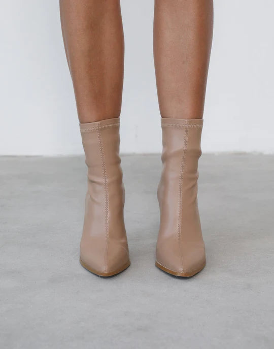 Janelle Boot