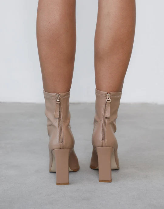 Janelle Boot