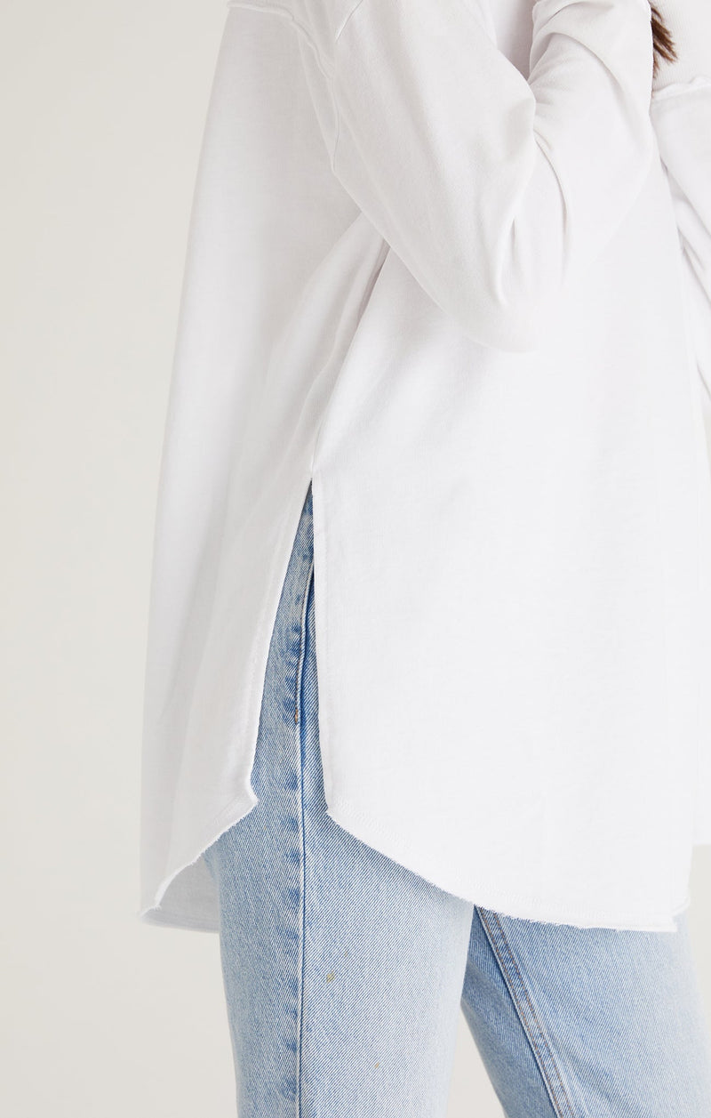 V-neck Weekender