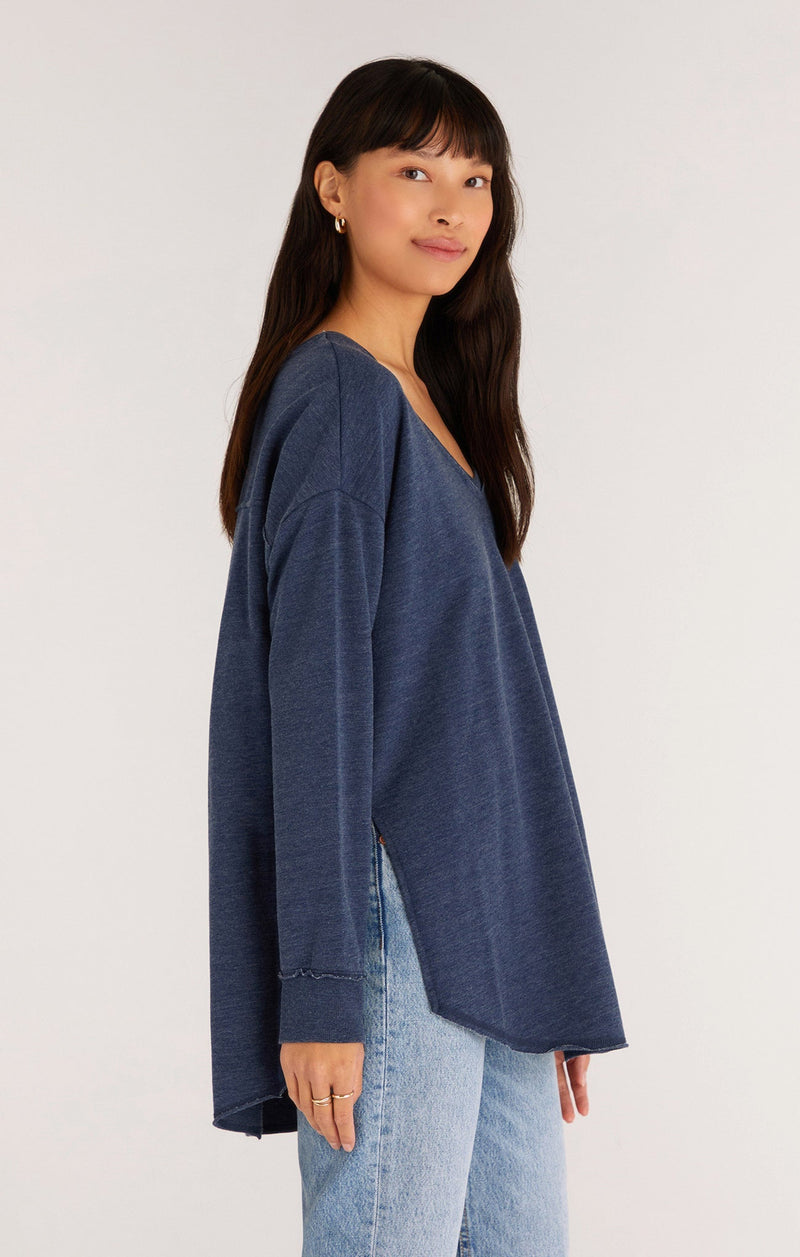V-neck Weekender